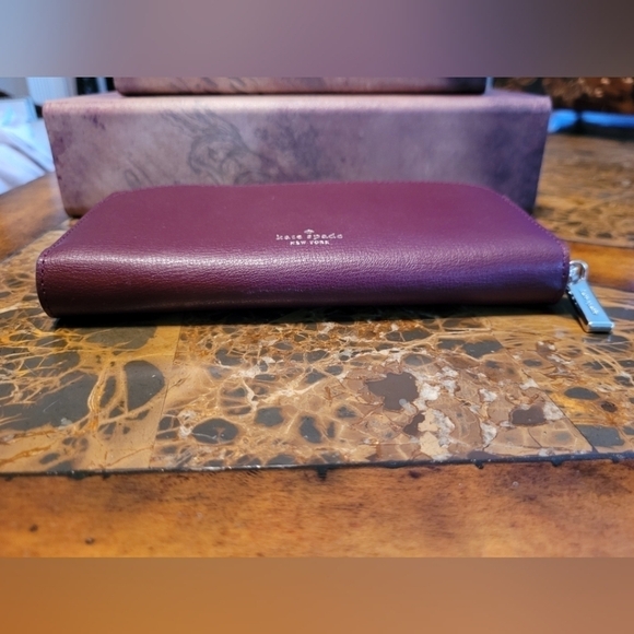 Kate Spade burgundy leather wallet - Picture 5 of 11